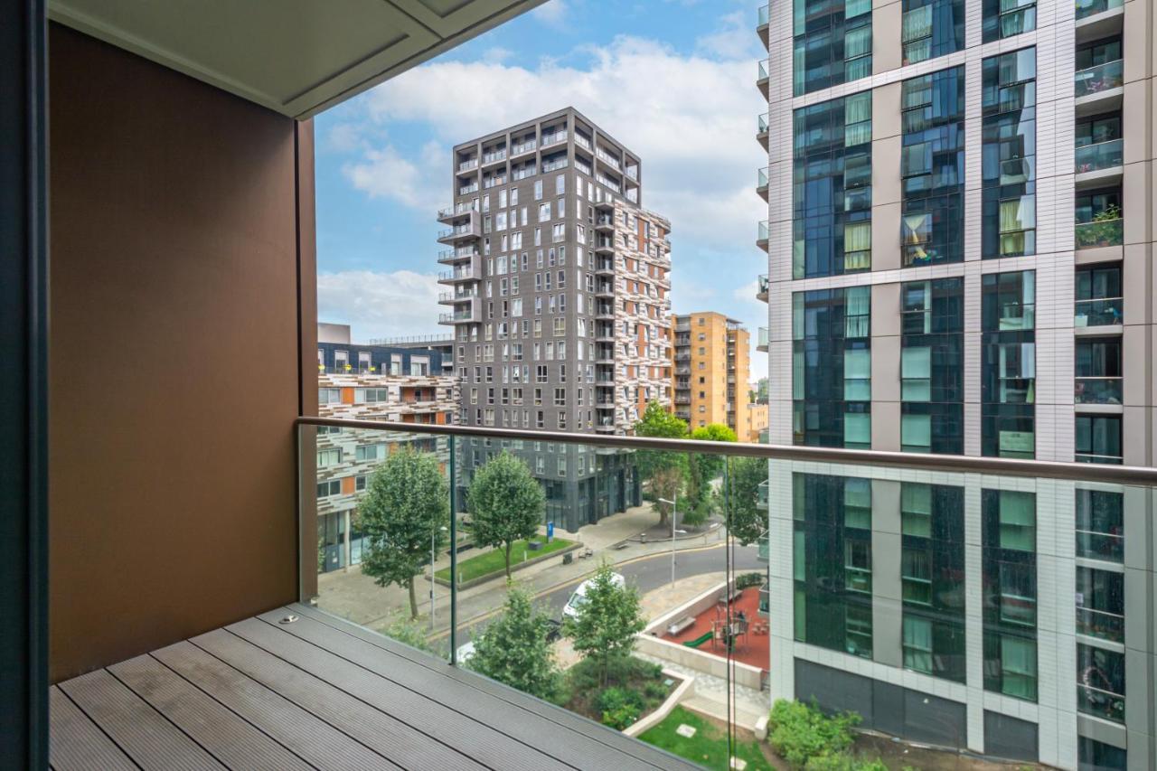 Modern 01 & 02 Bed Apartment In Canary Wharf London Exterior foto